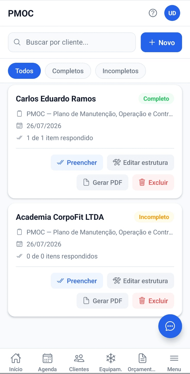 Tela de PMOC do FrioApp listando documentos por cliente, com status completo e incompleto